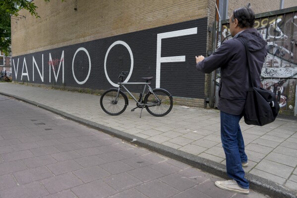 Bankruptcy slams the brakes on Dutch e bike manufacturer VanMoof